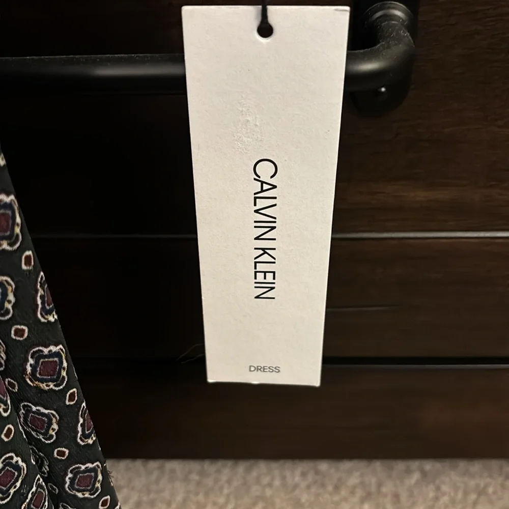 Calvin Klein midi geometric dress with black belt.  Size 8.  New with tags. - Picture 2 of 4